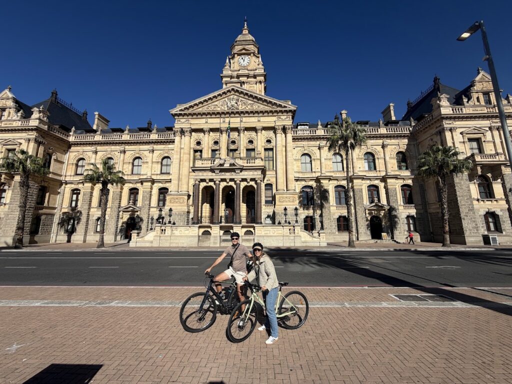 Tijdens het fietsen wil je snel even wat kunnen opzoeken met je internet van je eSIM