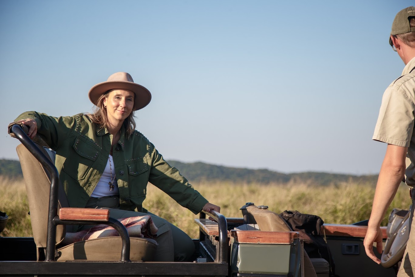 Roxanne van der Ven-Overdijk tijdens een game drive in een privéwildreservaat in Zuid-Afrika.